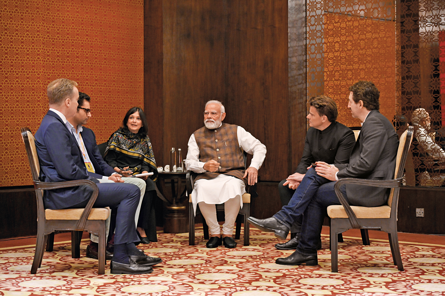 Prof. Cerf meets with Prime Minister Modi of India to discuss AI